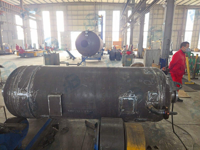 Oil and gas vertical desander vessel_副本.jpg